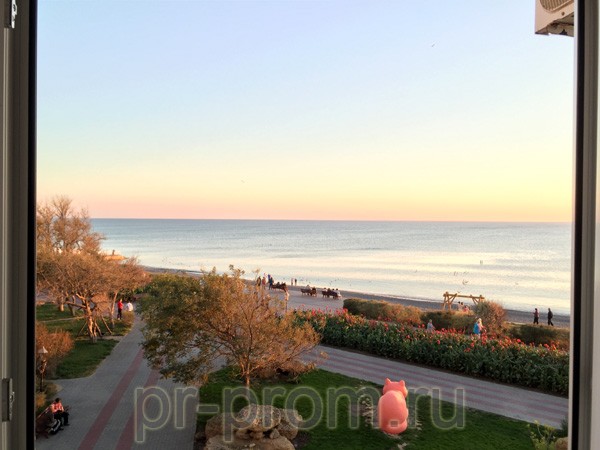 Вид из окна на собственный пляж и Черное море г. Саки фото, цена, продажа, купить